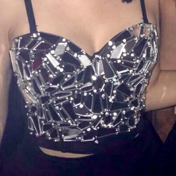 Meet your Posher, Tara Dactyl - Picture 4 of 5